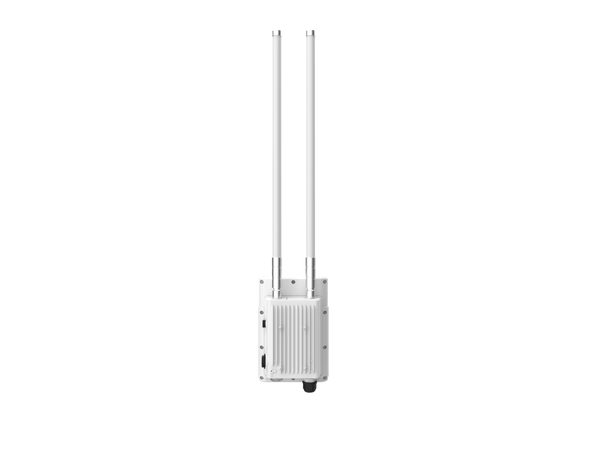 Milesight UG67 Outdoor LoRaWAN Gateway - Helium